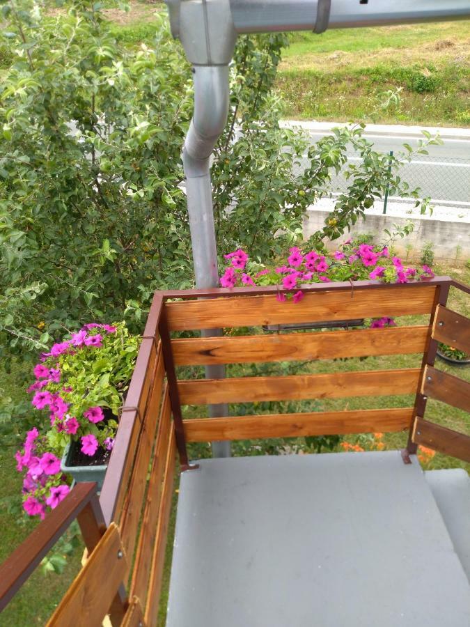 Apartman Nina Licko Petrovo Selo Exteriör bild